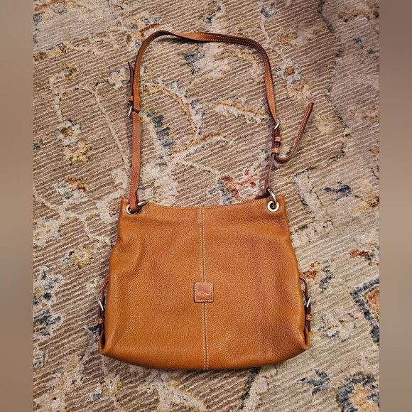 Dooney and Bourke tan pebbled leather bag. - Picture 1 of 10